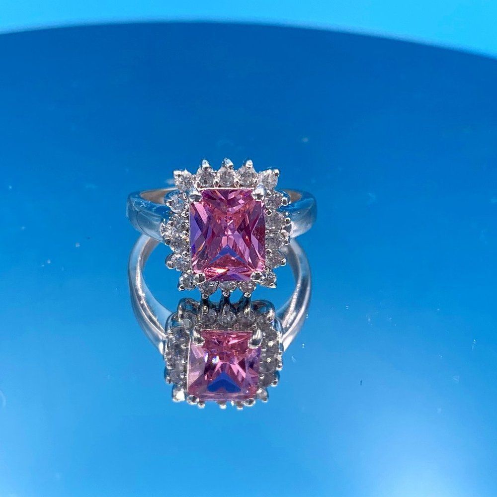 Gorgeous Vintage Solid Sterling Silver CZ Ring
